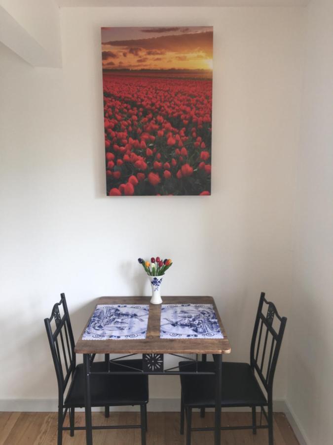 The Blue Cottage B&B Seventy Mile House エクステリア 写真