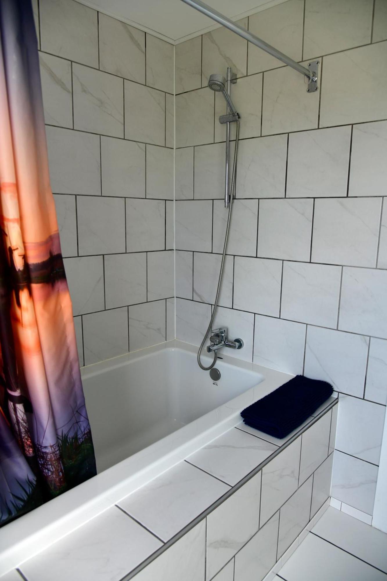 The Blue Cottage B&B Seventy Mile House エクステリア 写真